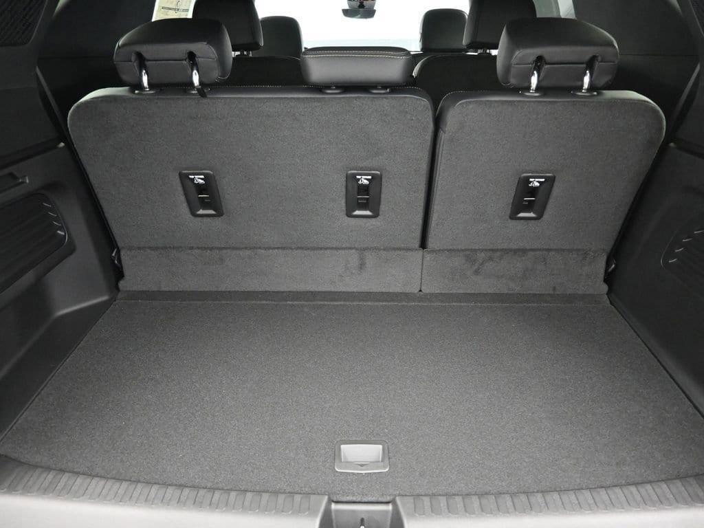 new 2026 Chevrolet Traverse car, priced at $58,612