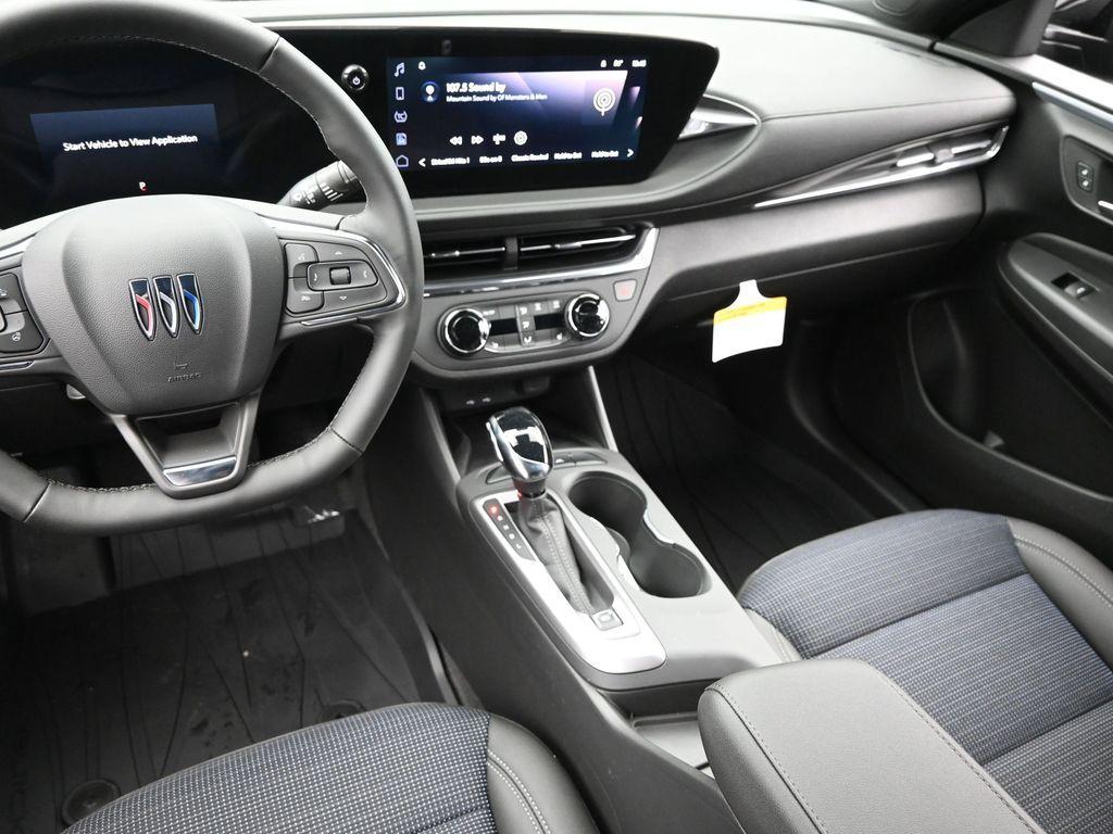 new 2025 Buick Envista car, priced at $28,025