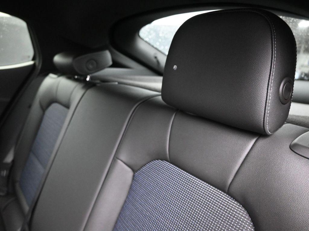 new 2025 Buick Envista car, priced at $25,025