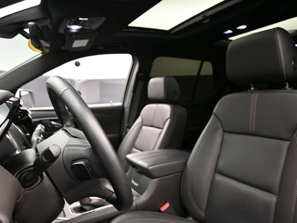 used 2023 Chevrolet Traverse car, priced at $43,036