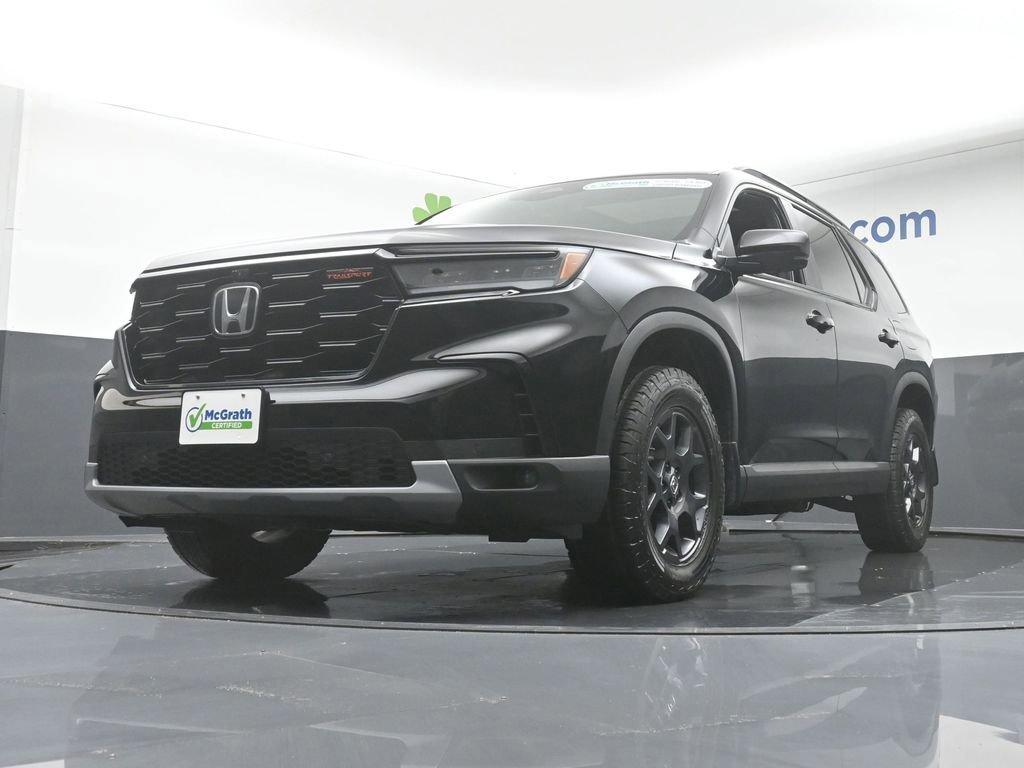 used 2025 Honda Pilot car, priced at $47,895