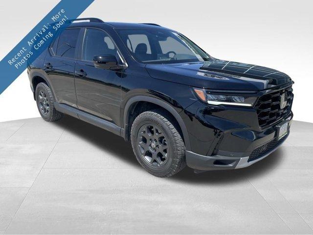 used 2025 Honda Pilot car, priced at $47,995