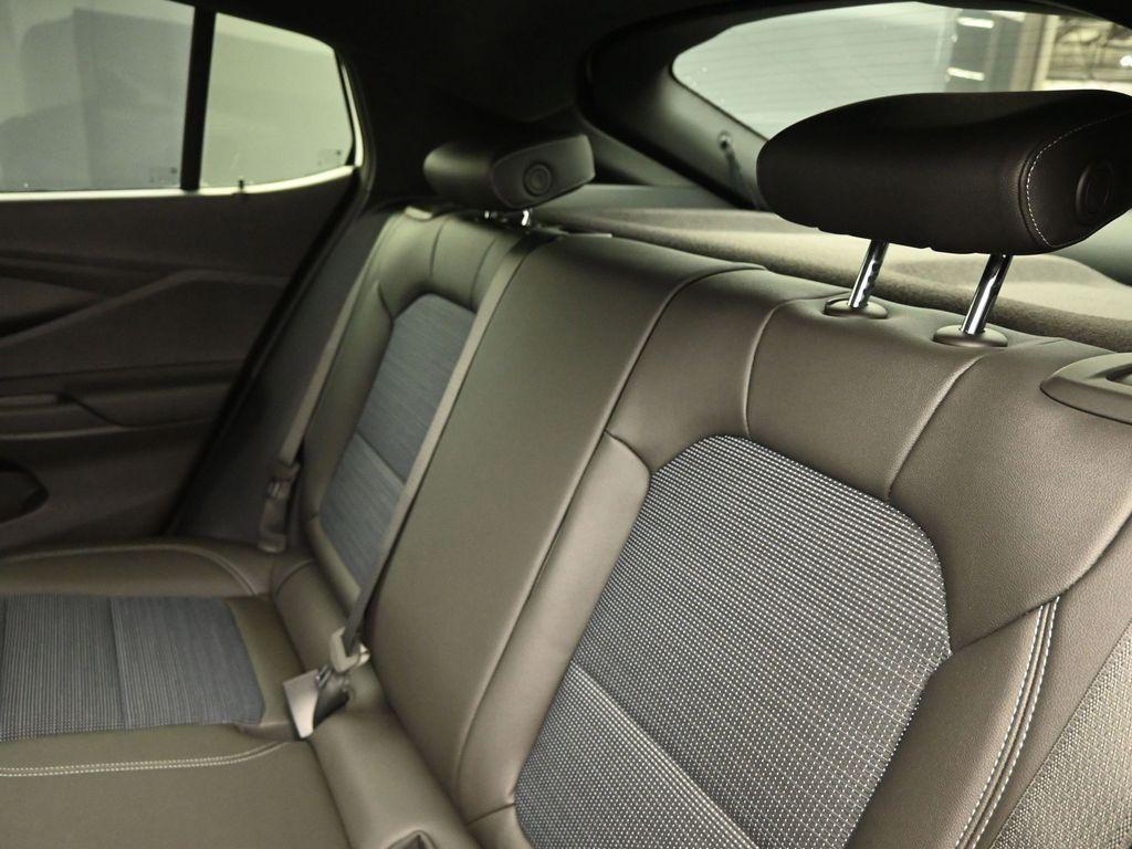new 2025 Buick Envista car, priced at $27,530