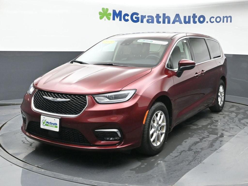 used 2023 Chrysler Pacifica car, priced at $25,998