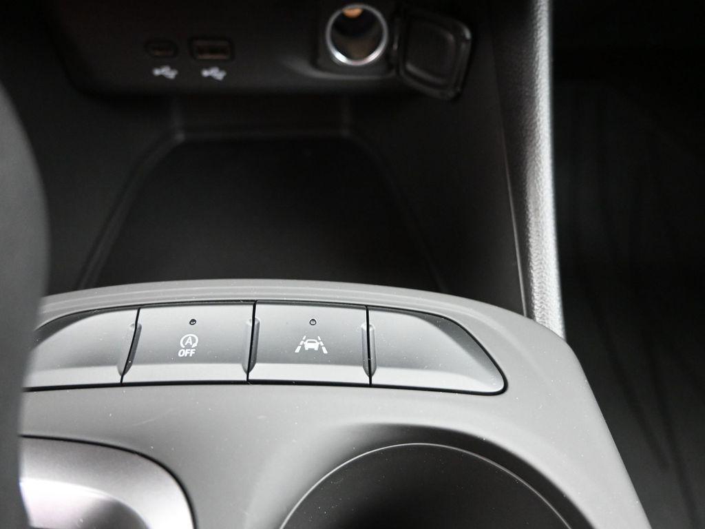 new 2025 Buick Envista car, priced at $26,440