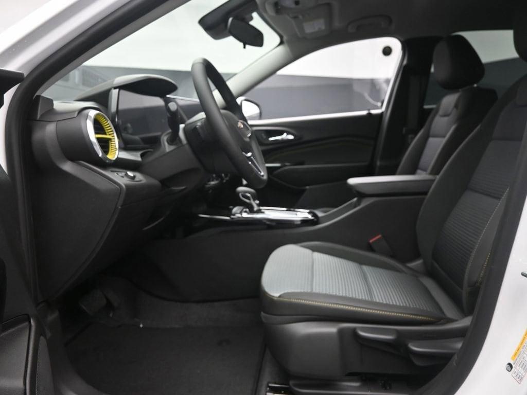 new 2025 Chevrolet Trax car, priced at $25,485