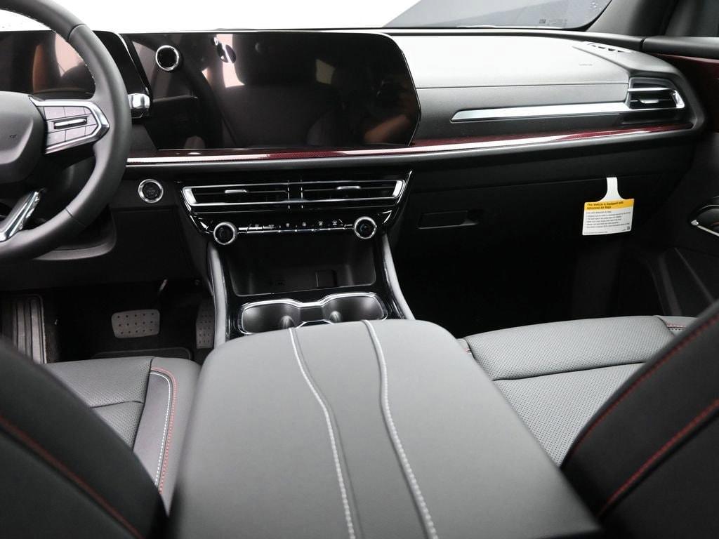 new 2026 Chevrolet Traverse car, priced at $54,015