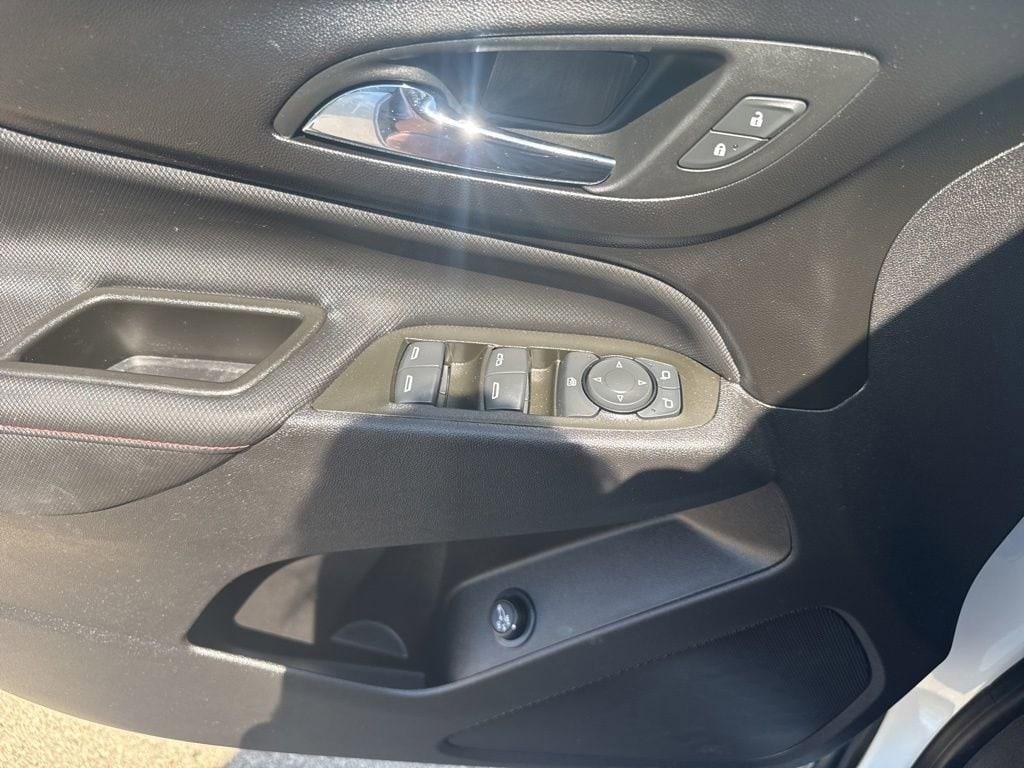 used 2024 Chevrolet Equinox car, priced at $26,988