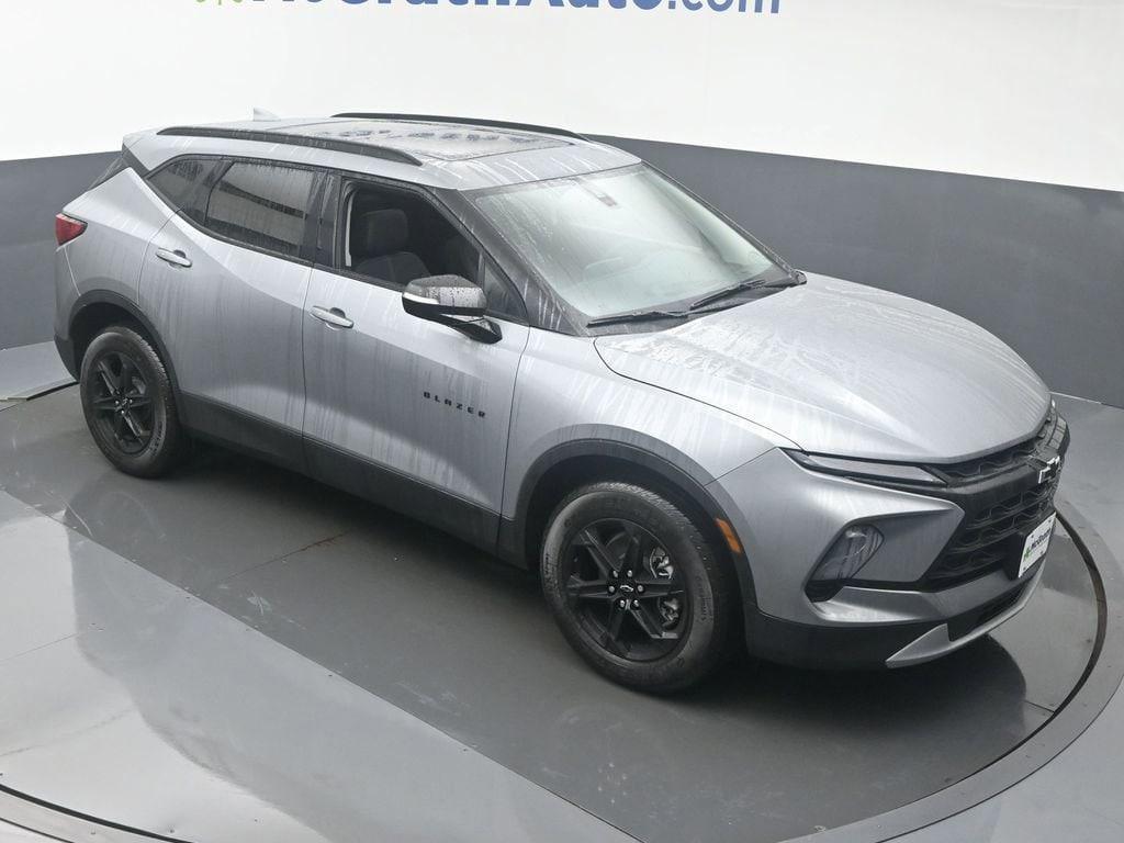 new 2025 Chevrolet Blazer car, priced at $42,628