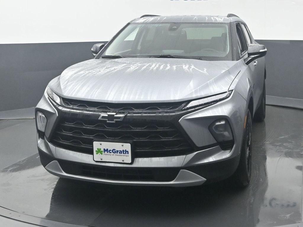 new 2025 Chevrolet Blazer car, priced at $42,628