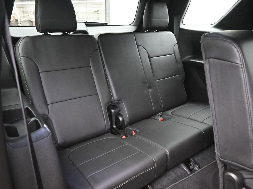 used 2023 Chevrolet Traverse car, priced at $30,359