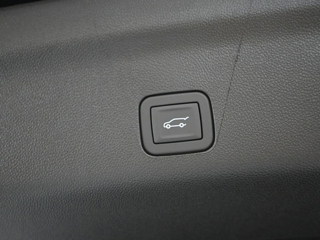 new 2026 Chevrolet Suburban car, priced at $71,680