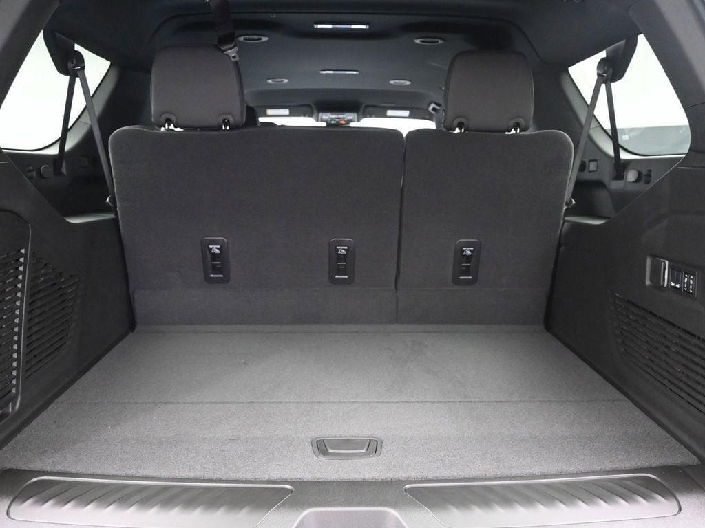 new 2026 Chevrolet Suburban car, priced at $71,680