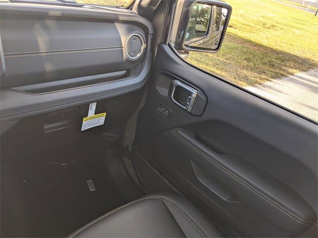 new 2025 Jeep Gladiator car, priced at $48,855