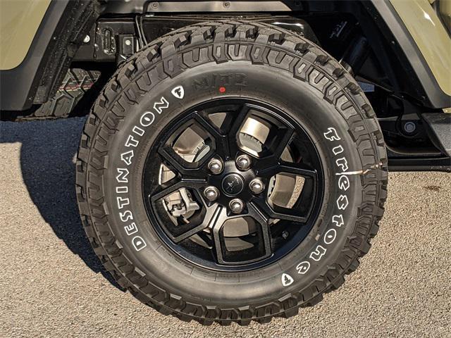 new 2025 Jeep Gladiator car, priced at $48,855