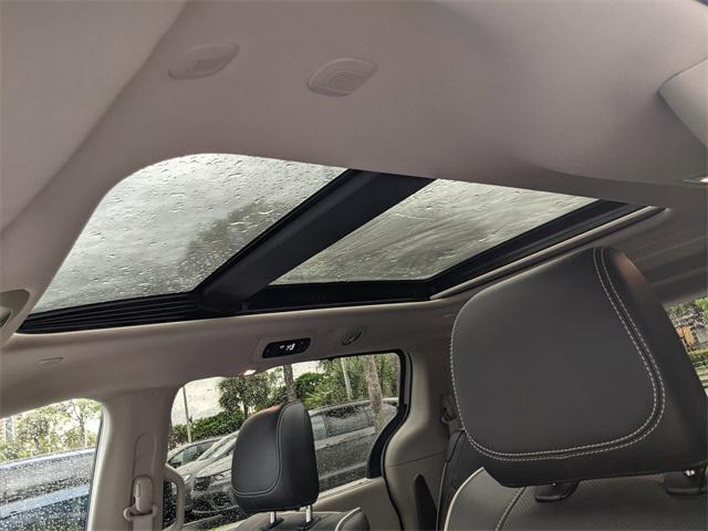 used 2023 Chrysler Pacifica car, priced at $37,168