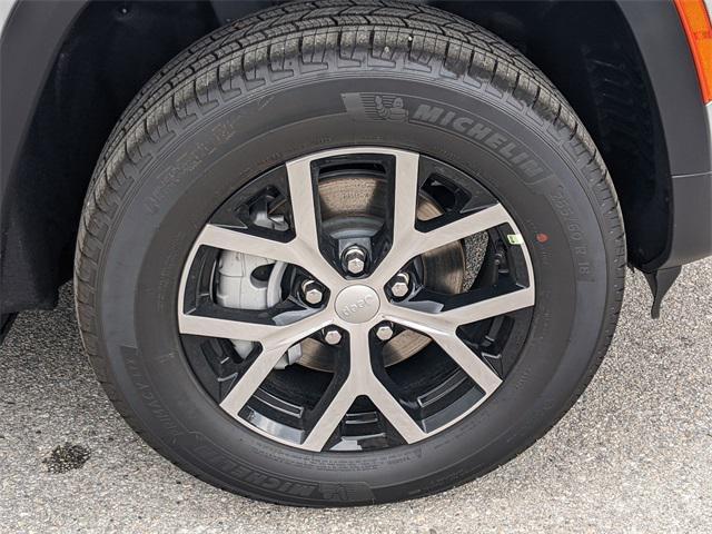 new 2025 Jeep Grand Cherokee car, priced at $45,185