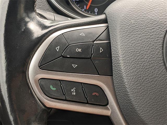 used 2020 Jeep Cherokee car, priced at $12,992