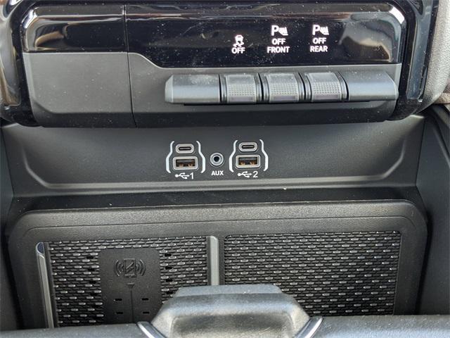 new 2025 Ram 1500 car, priced at $60,475