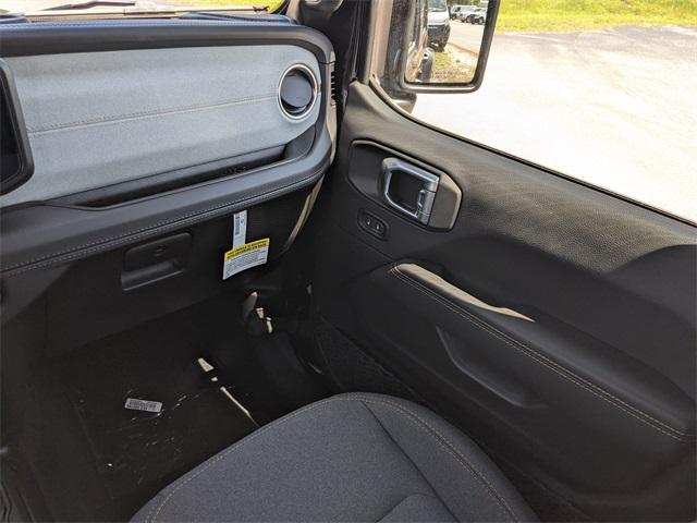 new 2025 Jeep Wrangler car, priced at $44,065
