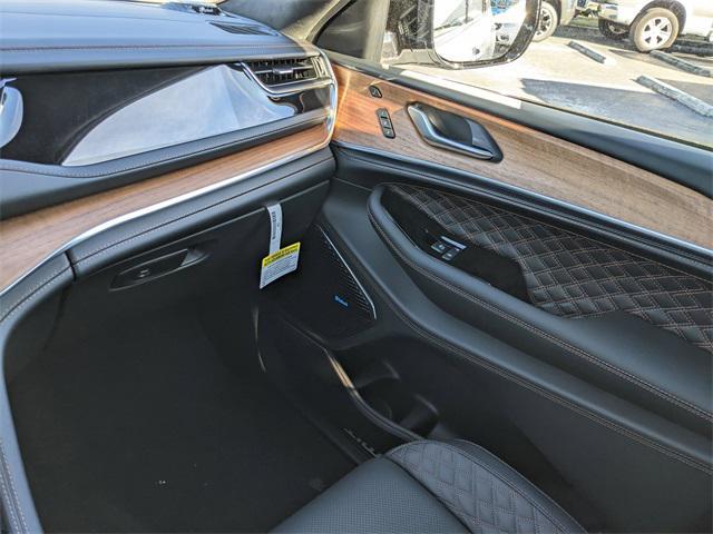 new 2025 Jeep Grand Cherokee car, priced at $66,580