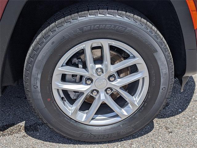 new 2025 Jeep Grand Cherokee car, priced at $35,125