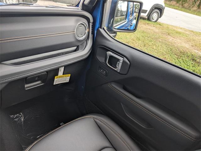 new 2025 Jeep Gladiator car, priced at $48,855