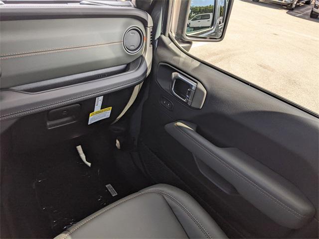 new 2025 Jeep Gladiator car, priced at $59,745