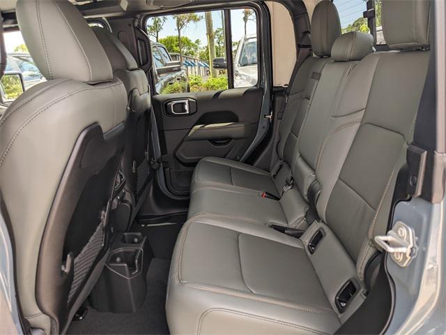 new 2025 Jeep Gladiator car, priced at $59,190