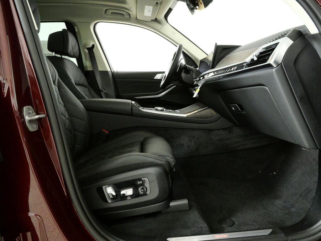 new 2026 BMW X7 car, priced at $94,985