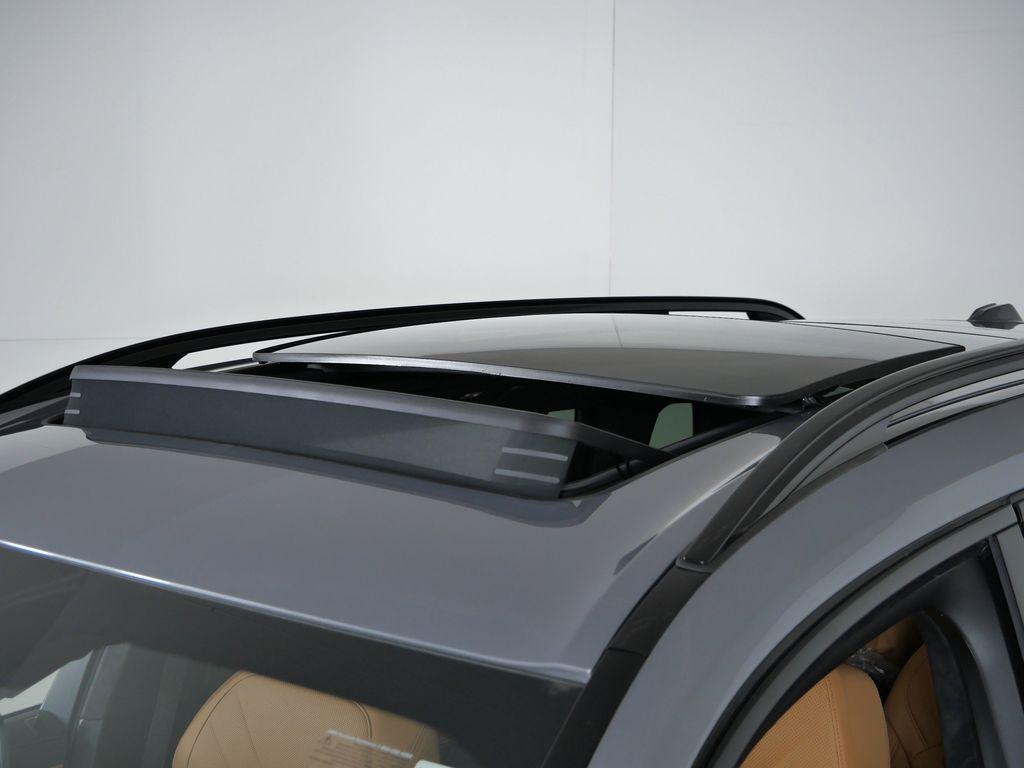 new 2026 BMW X7 car, priced at $99,665