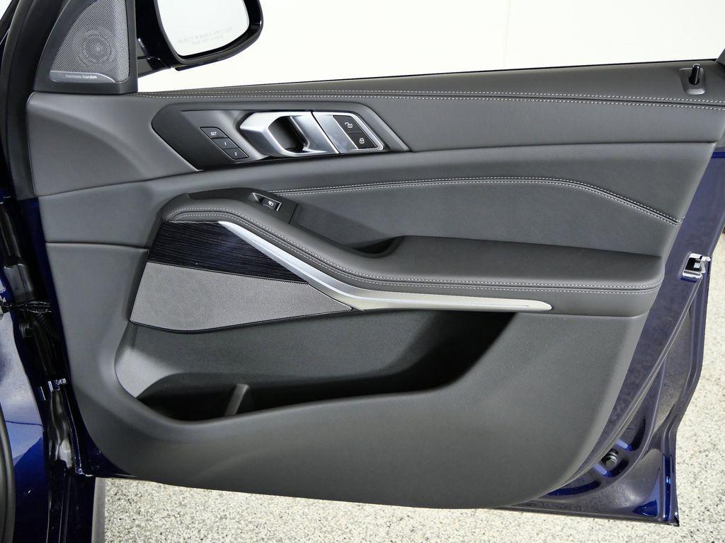 new 2026 BMW X7 car, priced at $101,185