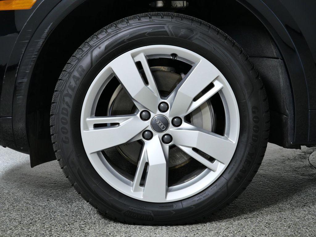 used 2018 Audi Q5 car, priced at $13,400