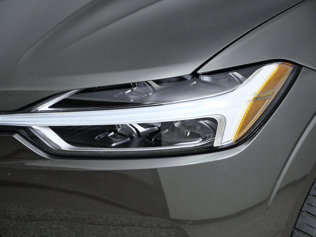 used 2021 Volvo XC60 Recharge Plug-In Hybrid car, priced at $24,000