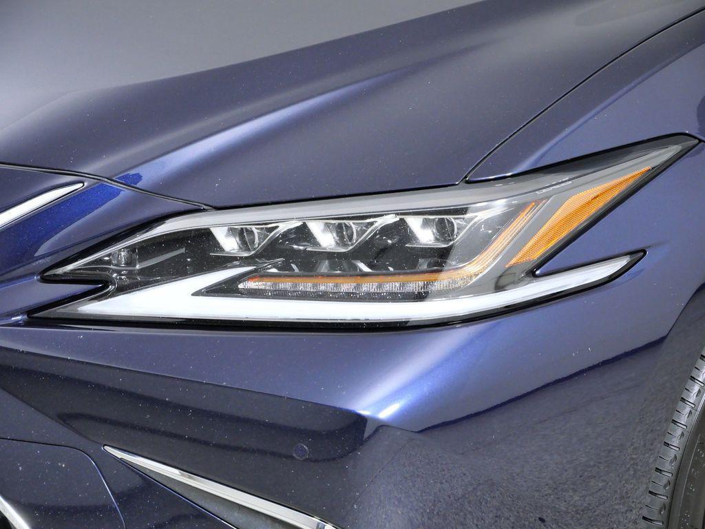 used 2019 Lexus ES 300h car, priced at $27,600