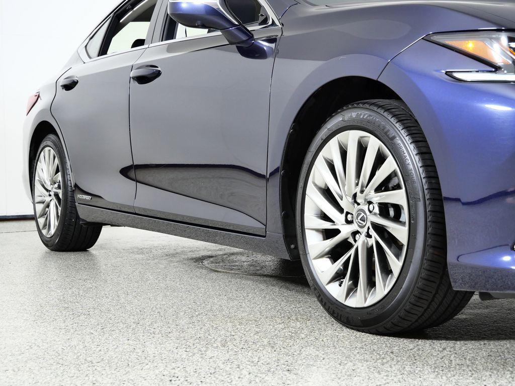 used 2019 Lexus ES 300h car, priced at $27,600