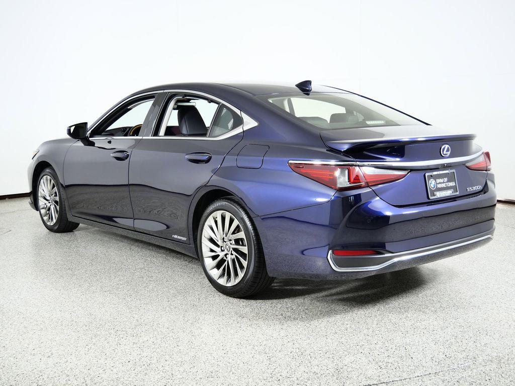used 2019 Lexus ES 300h car, priced at $27,600