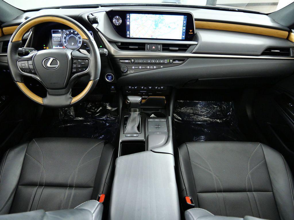 used 2019 Lexus ES 300h car, priced at $27,600