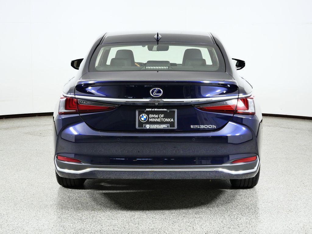 used 2019 Lexus ES 300h car, priced at $27,600