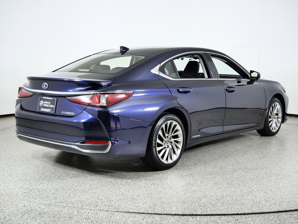 used 2019 Lexus ES 300h car, priced at $27,600
