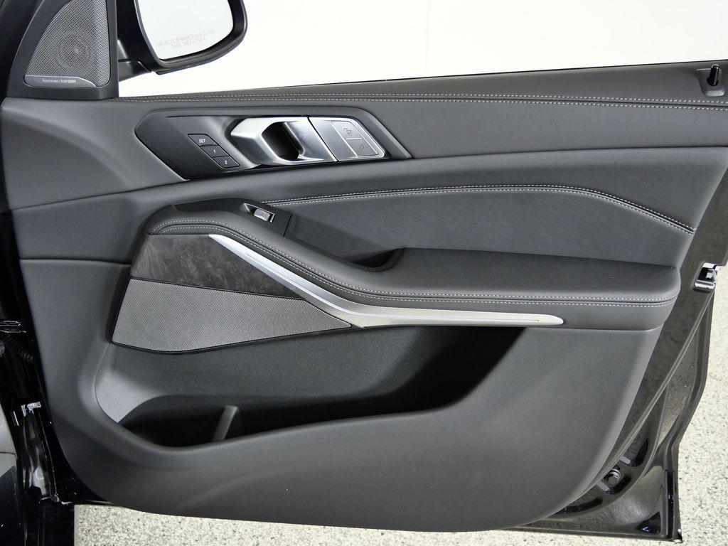 new 2026 BMW X7 car, priced at $96,415