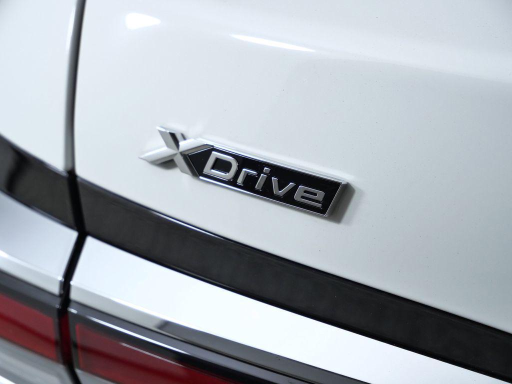 new 2025 BMW 760 car, priced at $127,325