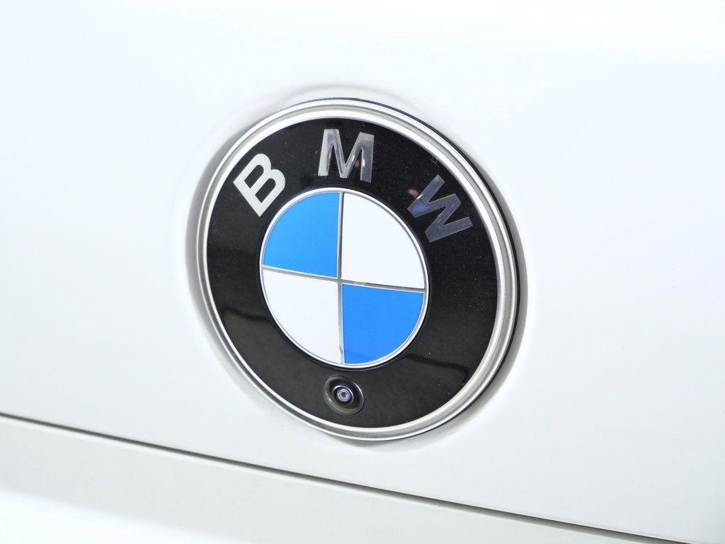 new 2025 BMW 760 car, priced at $127,325