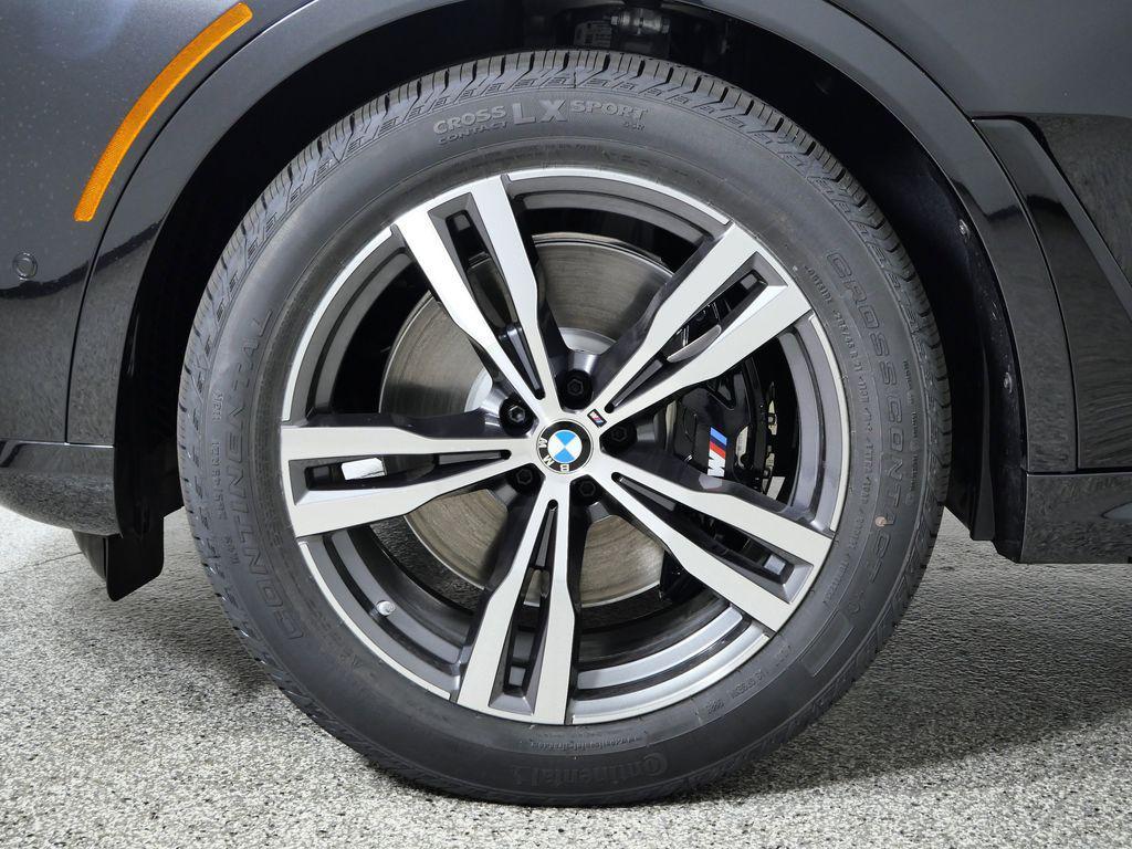 new 2026 BMW X7 car, priced at $100,915