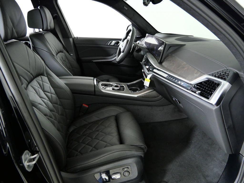 new 2026 BMW X7 car, priced at $100,915
