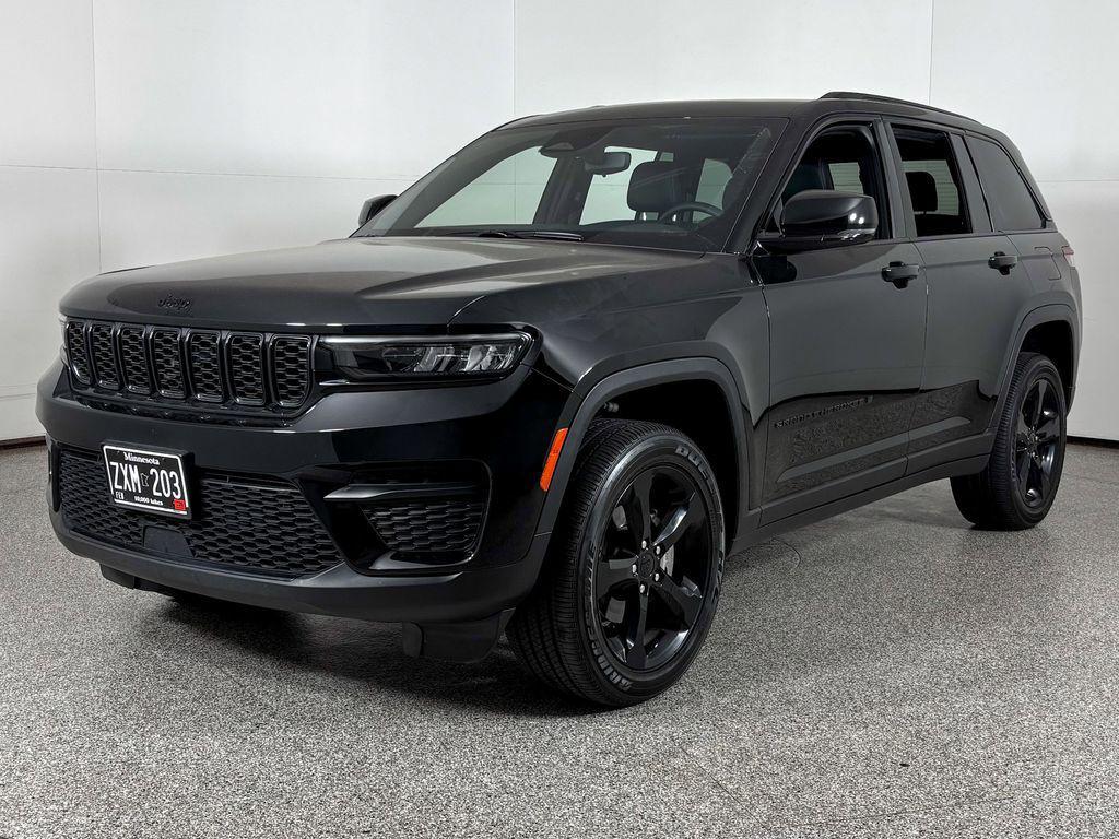 used 2024 Jeep Grand Cherokee car, priced at $36,800