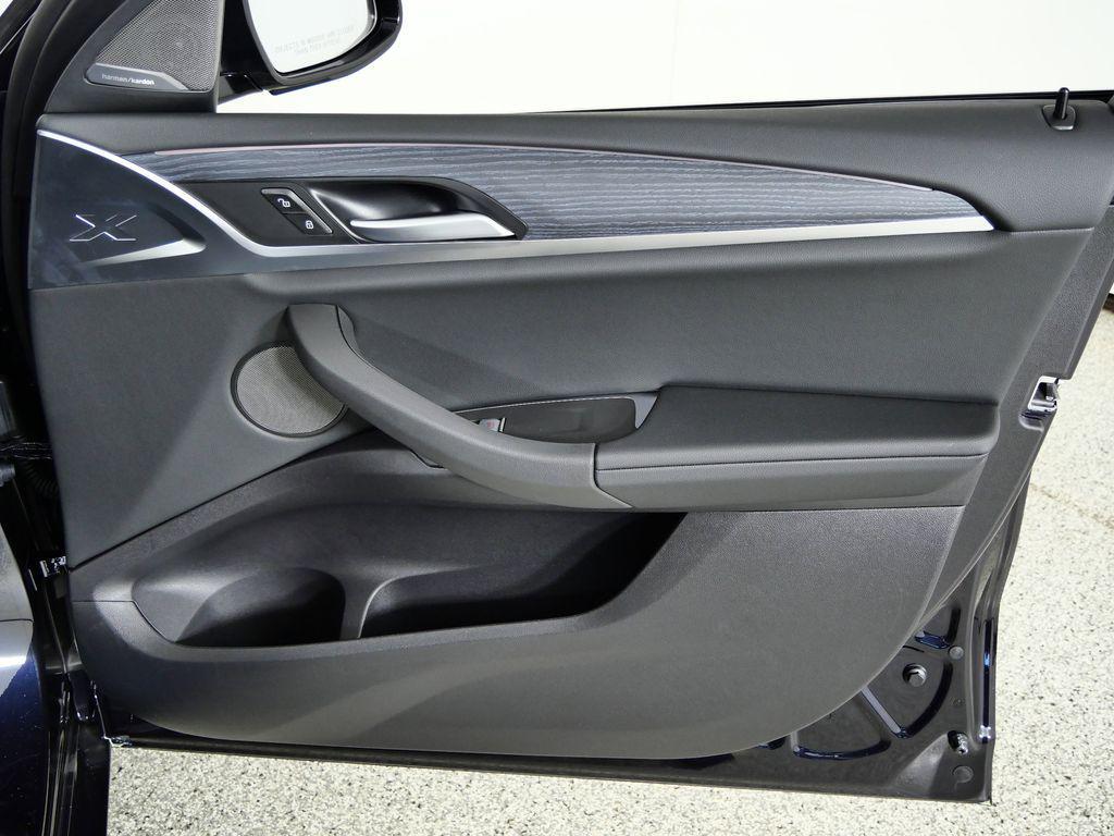 new 2025 BMW X4 car, priced at $64,020