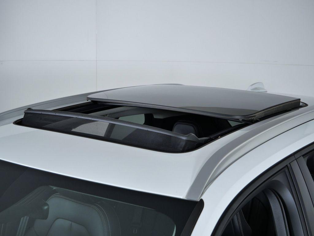 used 2021 Volvo XC40 car, priced at $27,600