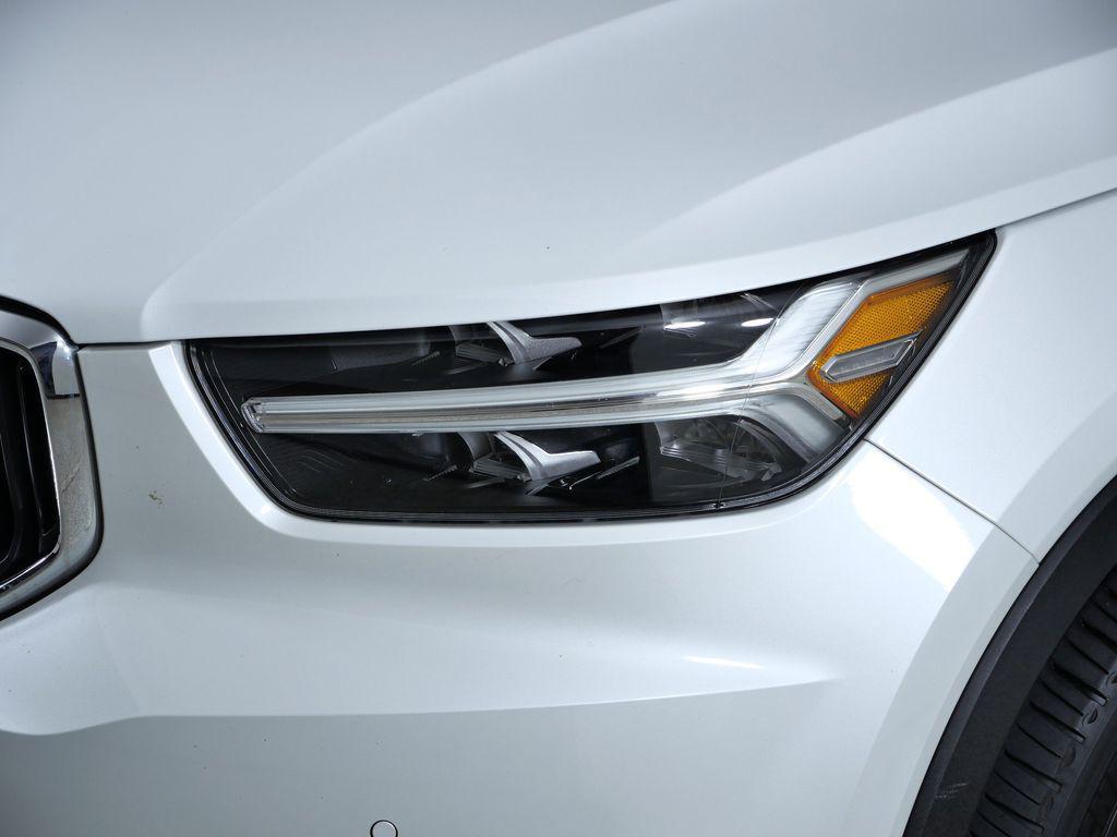 used 2021 Volvo XC40 car, priced at $27,600