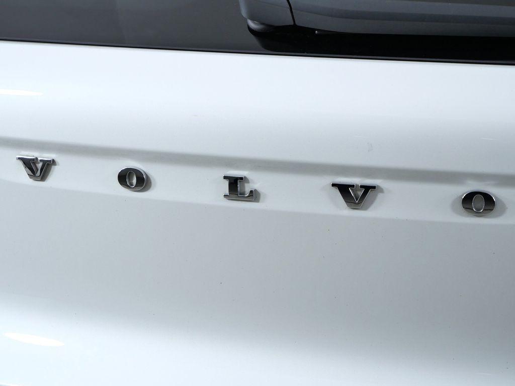 used 2021 Volvo XC40 car, priced at $27,600